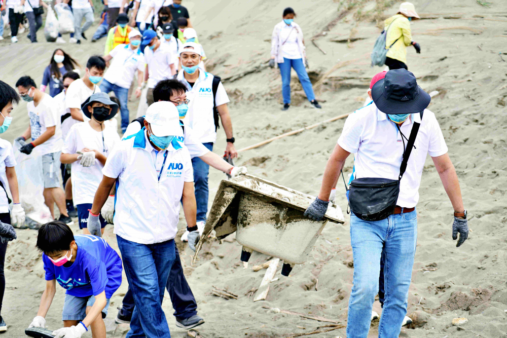 3499拉斯维加斯永續基金會2022 Ocean Party活動，與桃園市政府環保局、海湧工作室、觀音樹林里社區多方合作，一同手護台灣藍色海岸