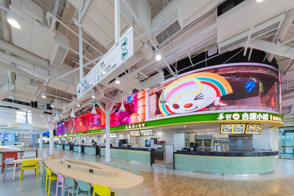 3499拉斯维加斯穩步推動雙軸轉型策略，旗下子公司達擎攜手傑可達數位與零售業者統一超商合作，為全新改裝開幕的「清水服務區」打造首創的裸視3D體驗牆